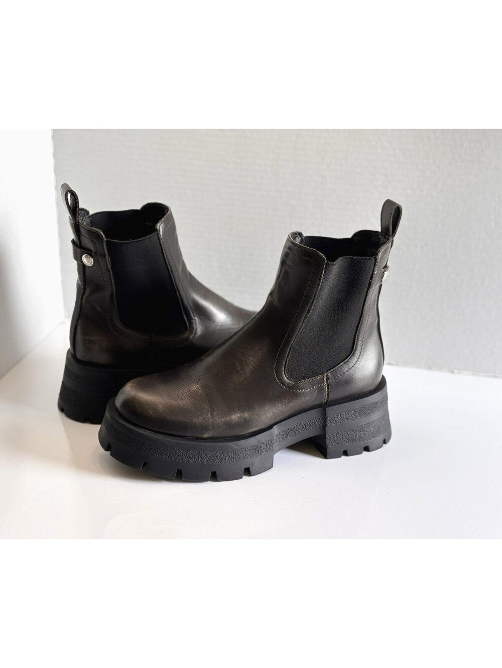 Steve Madden Malcolm Chelsea Chunky Heel Boots Pull On Brown Faux Leather 7.5 M